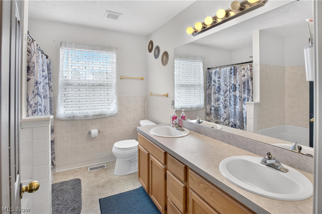 1183 Chapman Lane Medina OH 44256