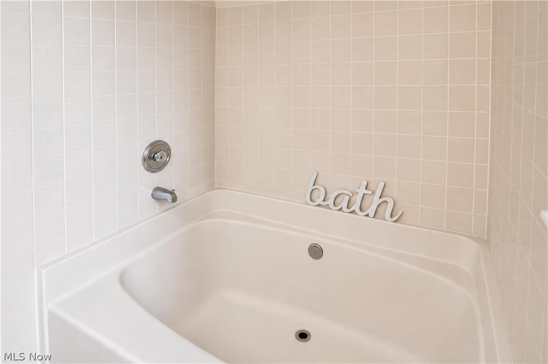 1183 Chapman Lane Medina OH 44256
