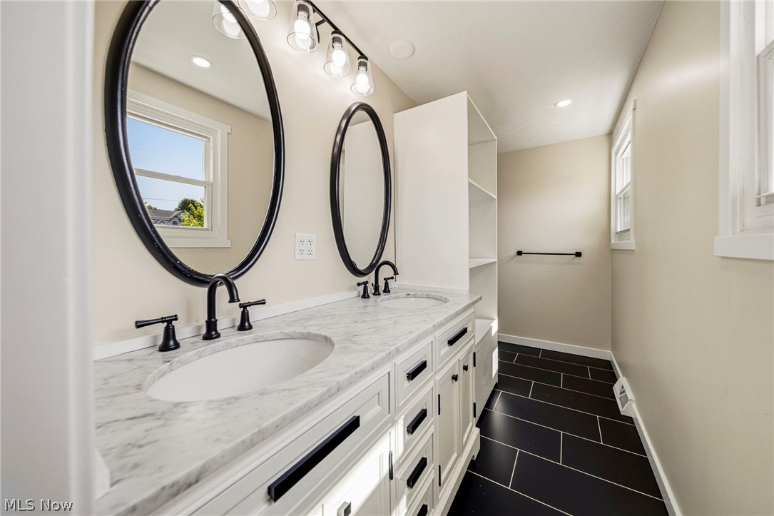 17911 Snyder Road Chagrin Falls OH 44023