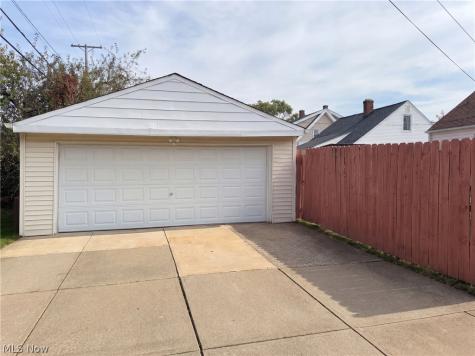 6608 Charles Avenue Parma OH 44129