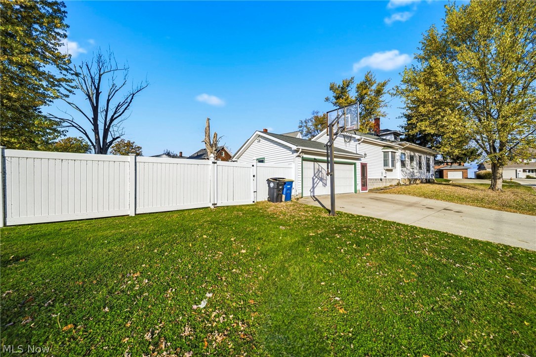 2306 Walnut Boulevard Ashtabula OH 44004