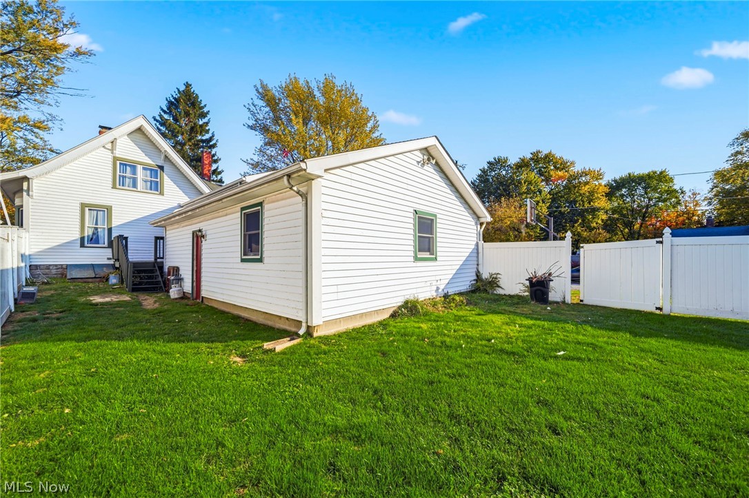 2306 Walnut Boulevard Ashtabula OH 44004