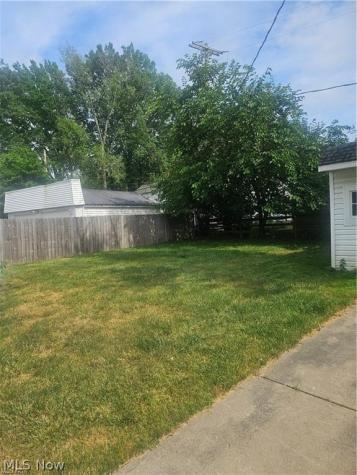 3898 Salisbury Road South Euclid OH 44121