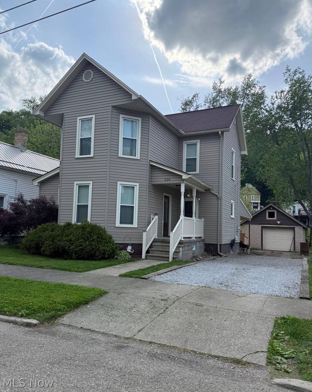226 Mcconnell Street Uhrichsville OH 44683
