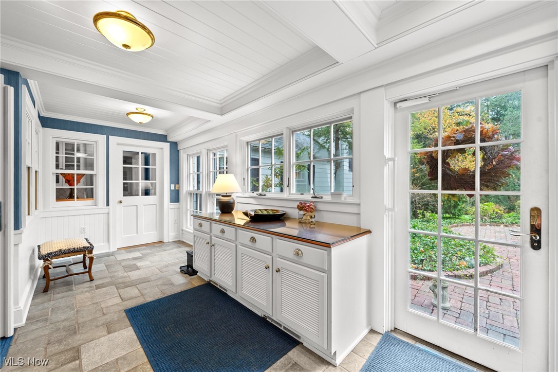 2431 Som Center Road Hunting Valley OH 44022