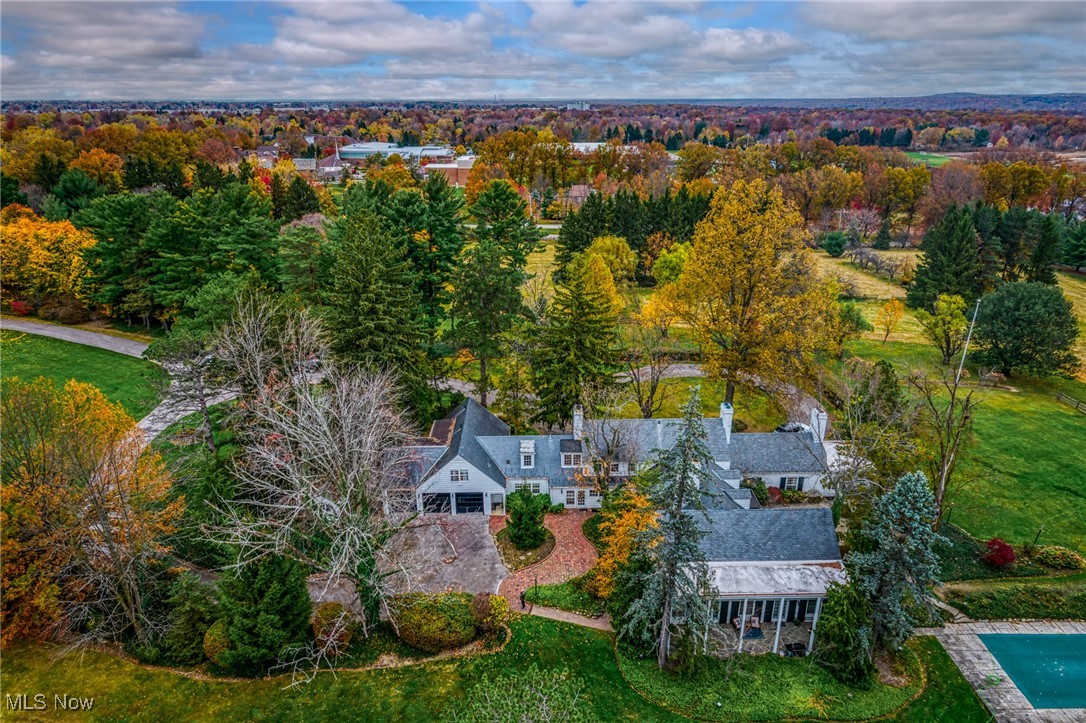 2431 Som Center Road Hunting Valley OH 44022