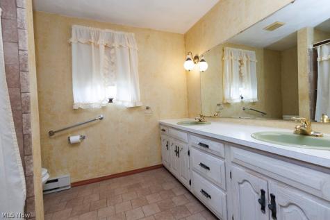 43254 Dellefield Road Elyria OH 44035