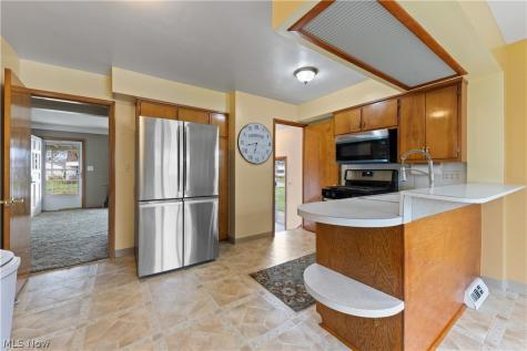 4718 Southwood Drive Brooklyn OH 44144