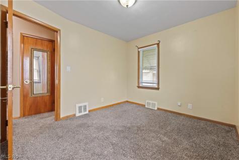 4718 Southwood Drive Brooklyn OH 44144
