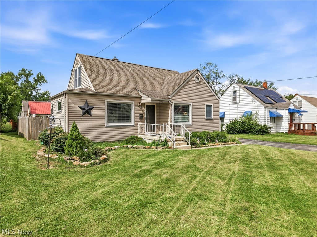107 Renee Drive Struthers OH 44471