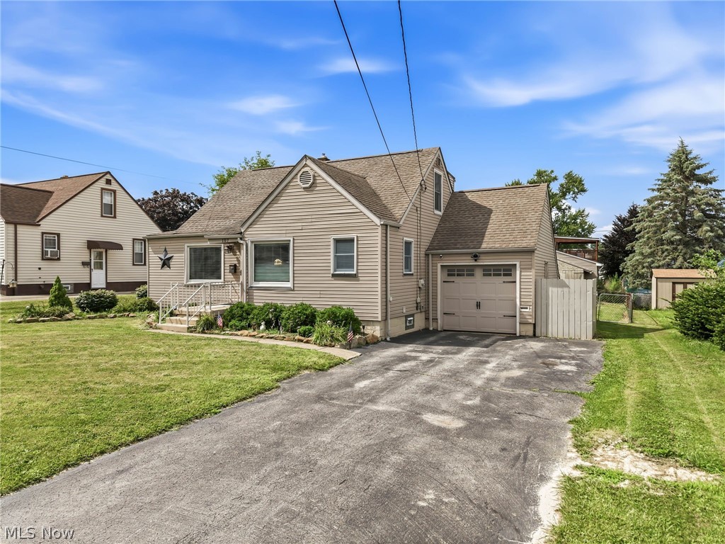 107 Renee Drive Struthers OH 44471