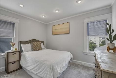 2088 Elmwood Avenue Lakewood OH 44107