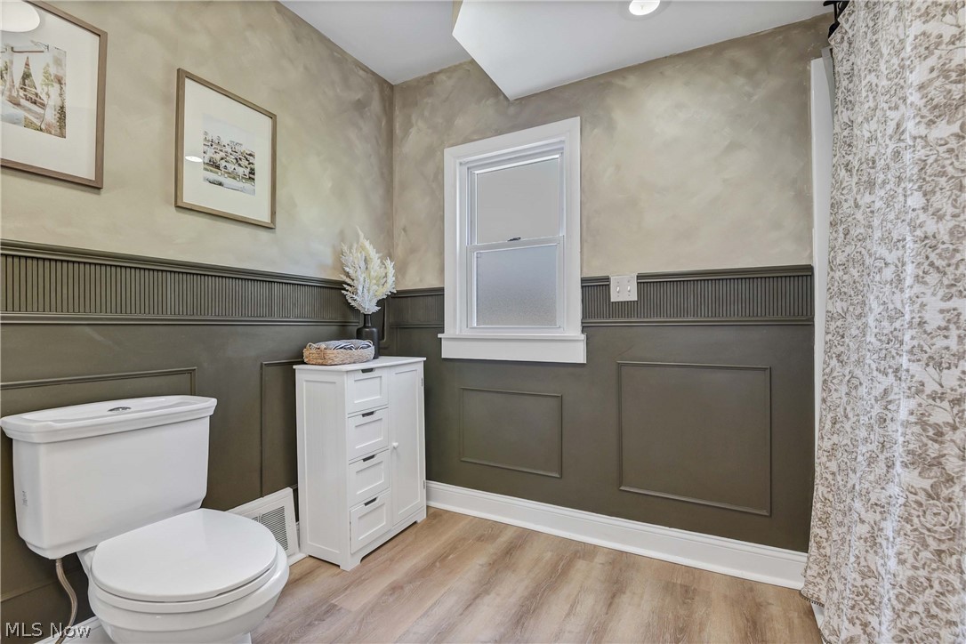 2088 Elmwood Avenue Lakewood OH 44107