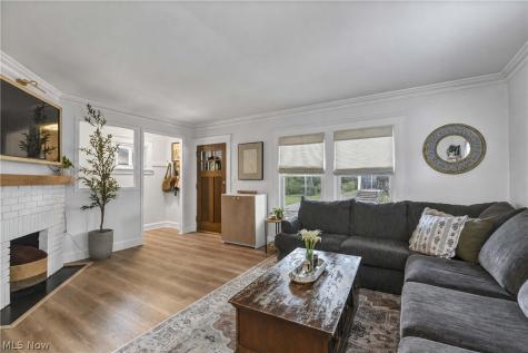 2088 Elmwood Avenue Lakewood OH 44107