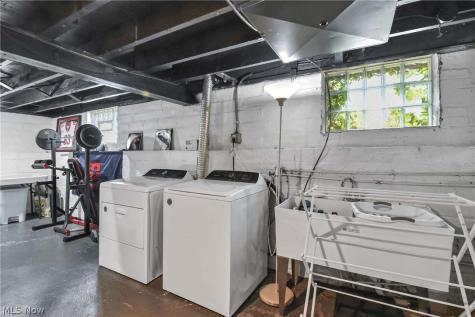2088 Elmwood Avenue Lakewood OH 44107