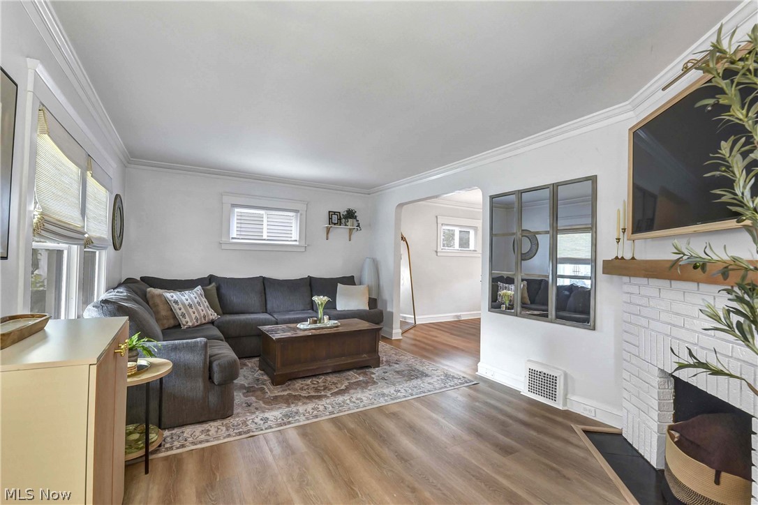 2088 Elmwood Avenue Lakewood OH 44107