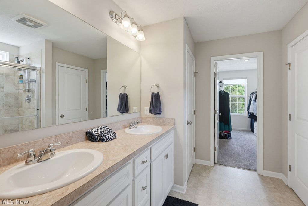 3138 Blue Jaye Lane Twinsburg OH 44087