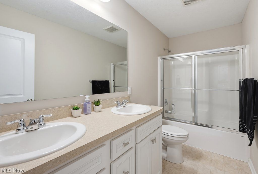 3138 Blue Jaye Lane Twinsburg OH 44087