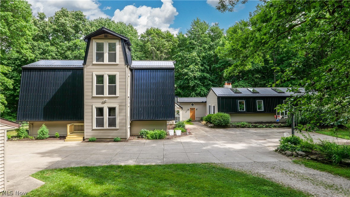 12530 Nelson Parkman Road Garrettsville OH 44231
