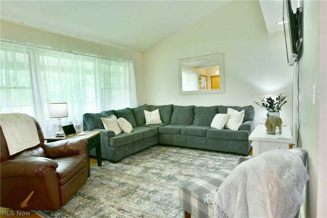 7198 Oak Hill Drive West Farmington OH 44491