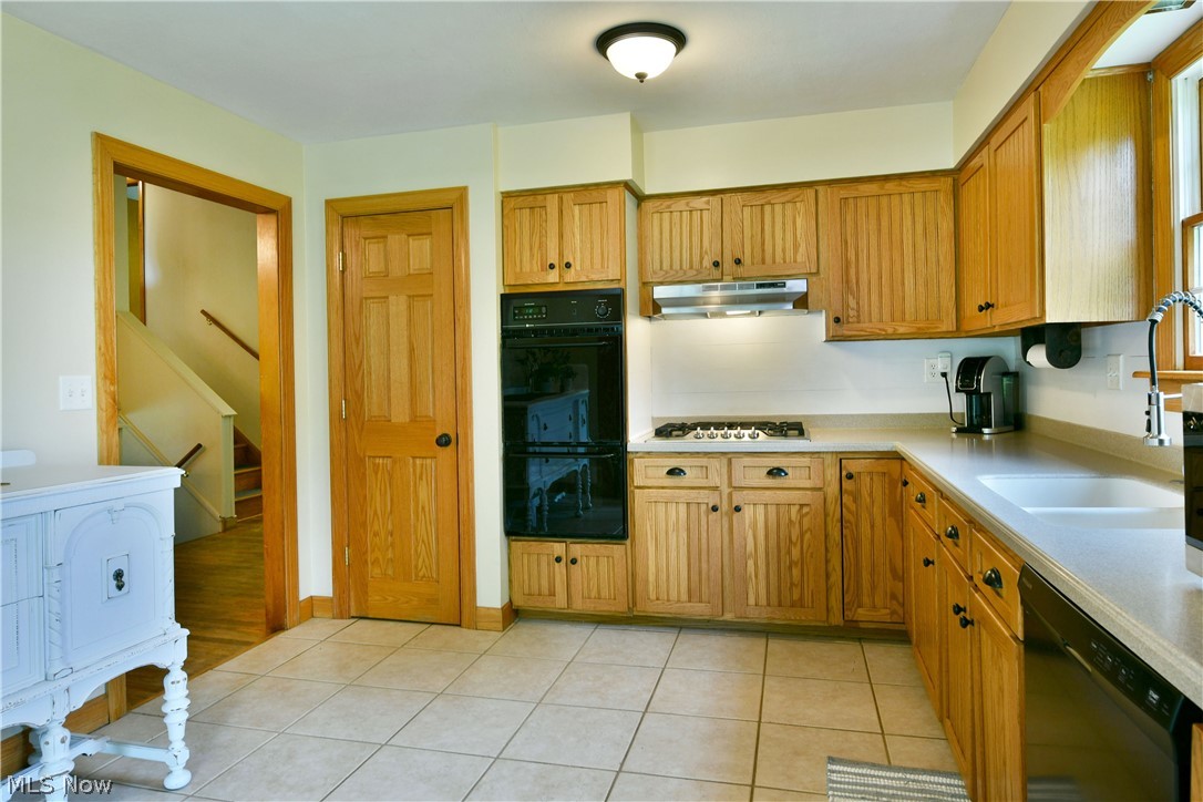 7198 Oak Hill Drive West Farmington OH 44491