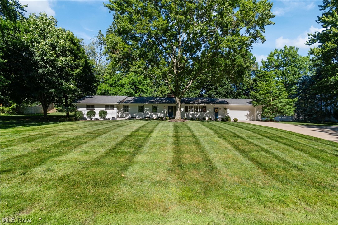 1001 Oneida Trail SW Hartville OH 44632