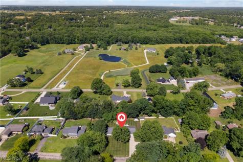1001 Oneida Trail SW Hartville OH 44632