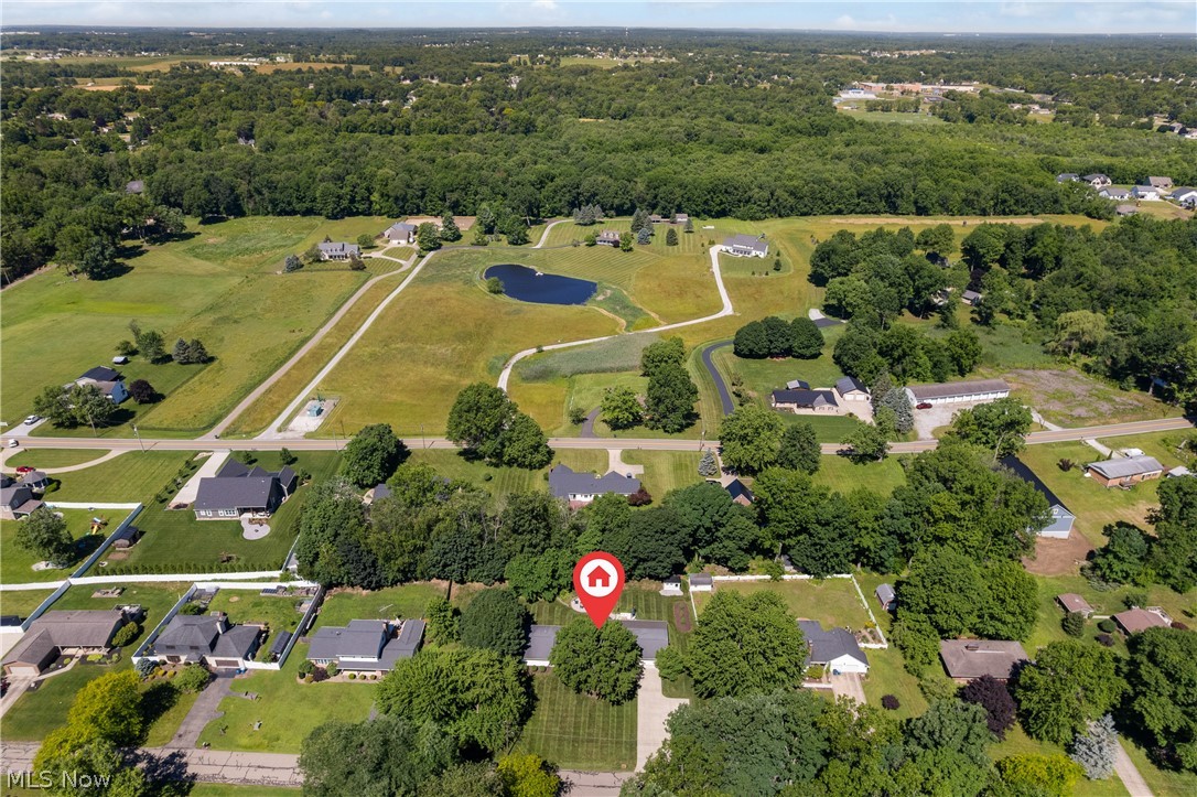 1001 Oneida Trail SW Hartville OH 44632