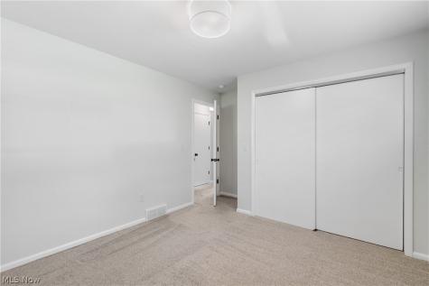 1001 Oneida Trail SW Hartville OH 44632