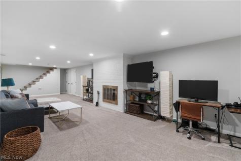 1001 Oneida Trail SW Hartville OH 44632
