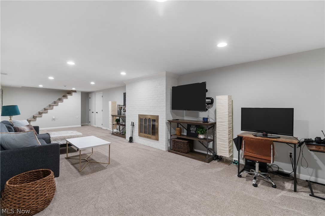 1001 Oneida Trail SW Hartville OH 44632