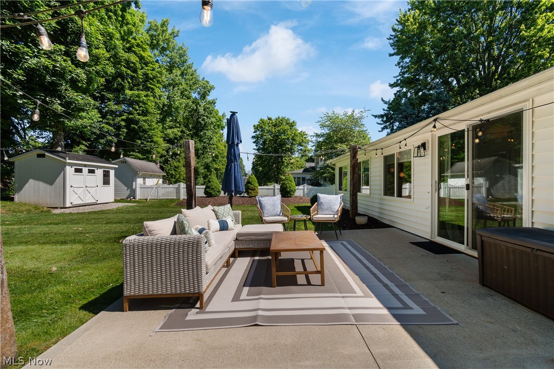 1001 Oneida Trail SW Hartville OH 44632