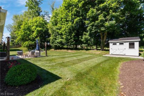 1001 Oneida Trail SW Hartville OH 44632