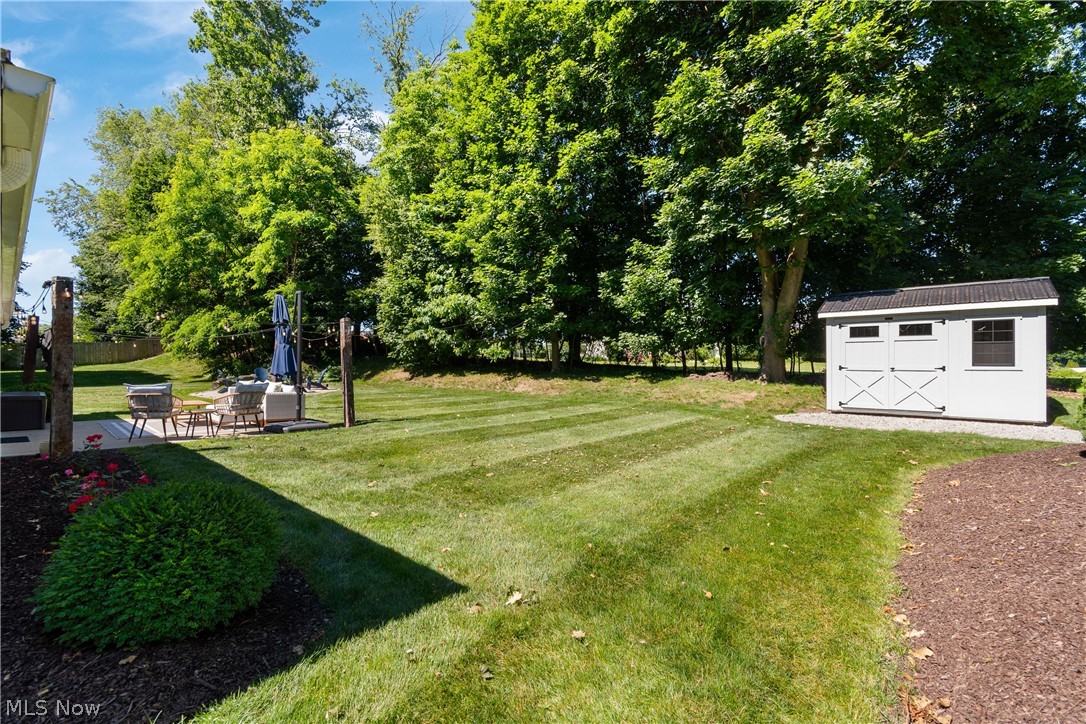 1001 Oneida Trail SW Hartville OH 44632