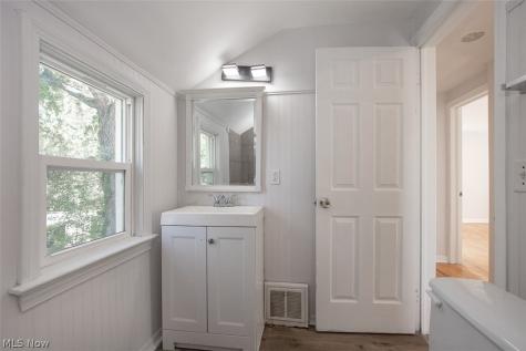 4521 Lilac Road South Euclid OH 44121