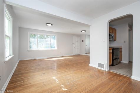 4521 Lilac Road South Euclid OH 44121