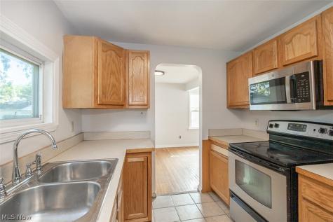 4521 Lilac Road South Euclid OH 44121