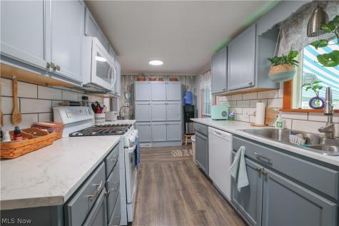 961 Wall Road Wadsworth OH 44281