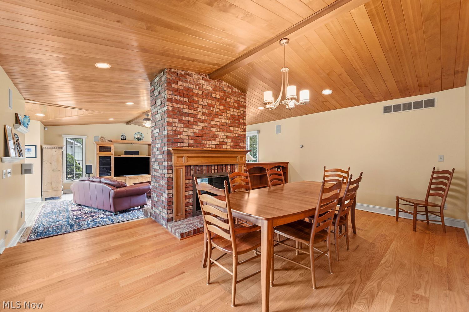2366 S Short Hills Drive Akron OH 44333