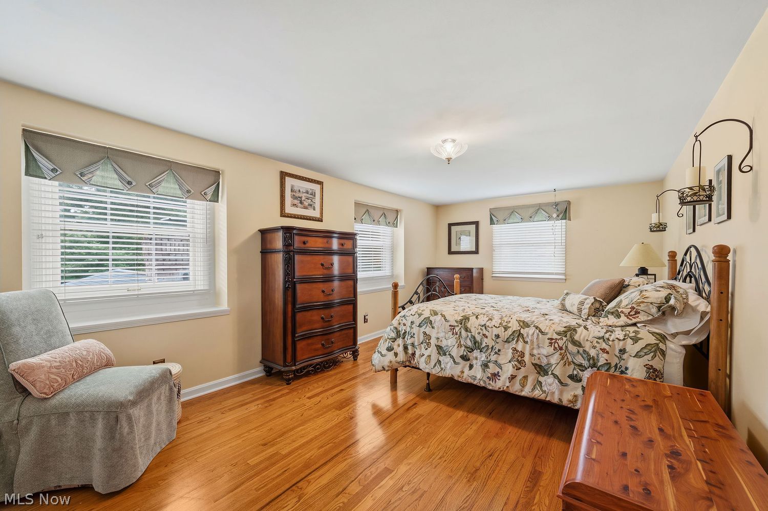 2366 S Short Hills Drive Akron OH 44333