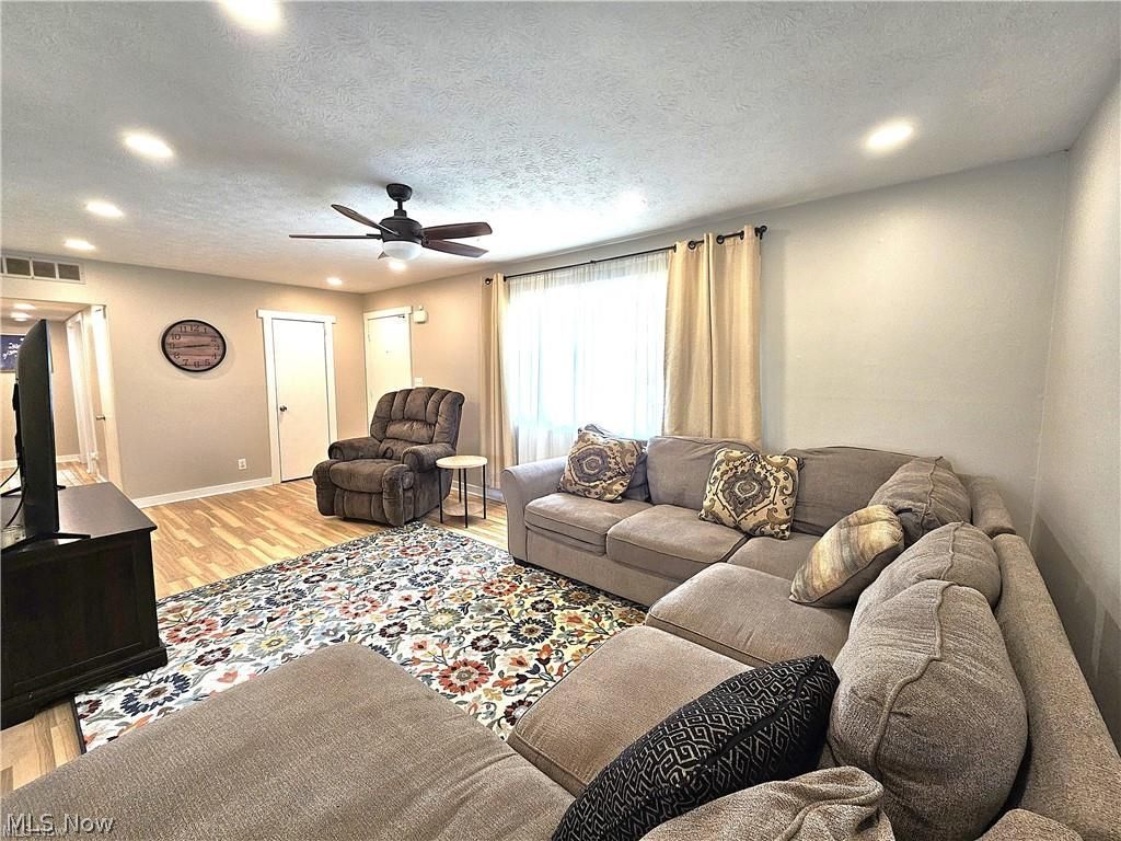 432 Catalina Avenue Wooster OH 44691
