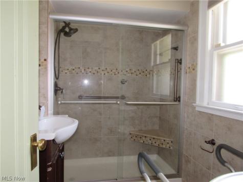 3256 Dellwood Road Cleveland Heights OH 44118