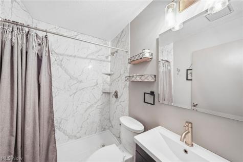 2790 Marks Road Valley City OH 44280