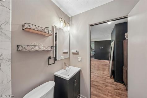 2790 Marks Road Valley City OH 44280