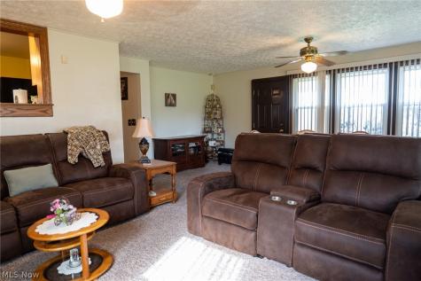 404 Heatherwood Street SW North Canton OH 44720