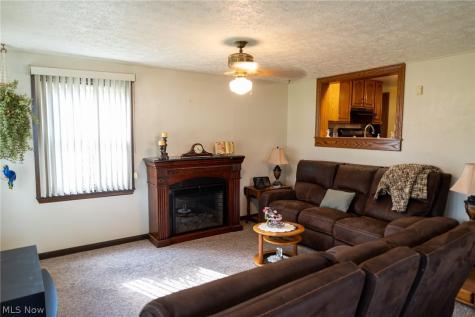 404 Heatherwood Street SW North Canton OH 44720