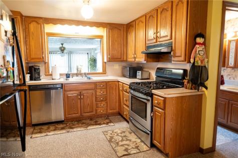 404 Heatherwood Street SW North Canton OH 44720