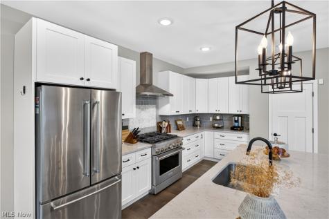 7598 Woodland Avenue Hudson OH 44236