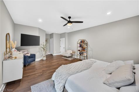 7598 Woodland Avenue Hudson OH 44236