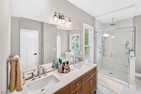 7598 Woodland Avenue Hudson OH 44236
